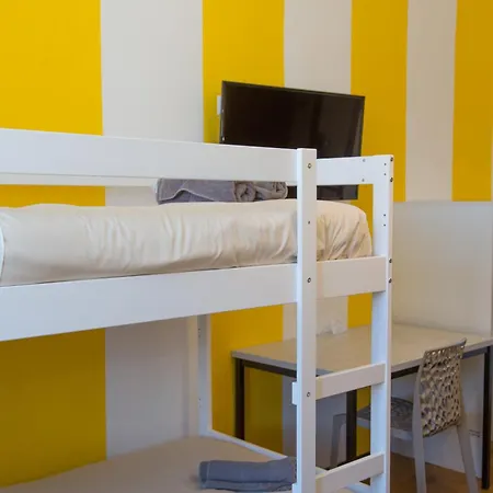 Affittacamere Metro Young