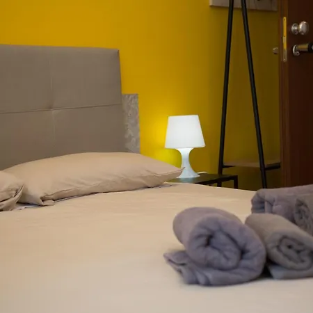 Metro Young Гостевой дом Турин