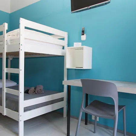 Metro Young בית הארחה טורינו