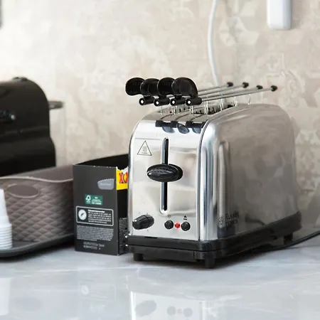 Metro Young * تورينو