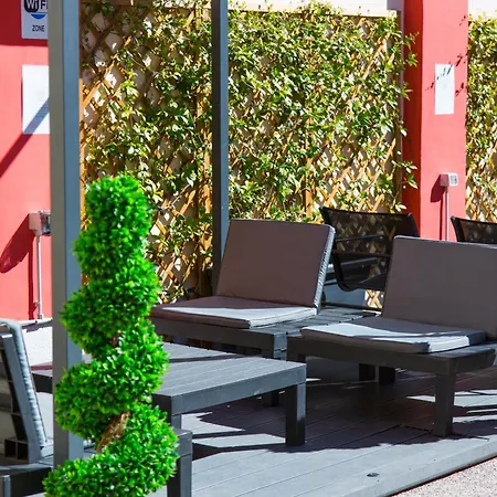 Metro Young بيت ضيافة تورينو